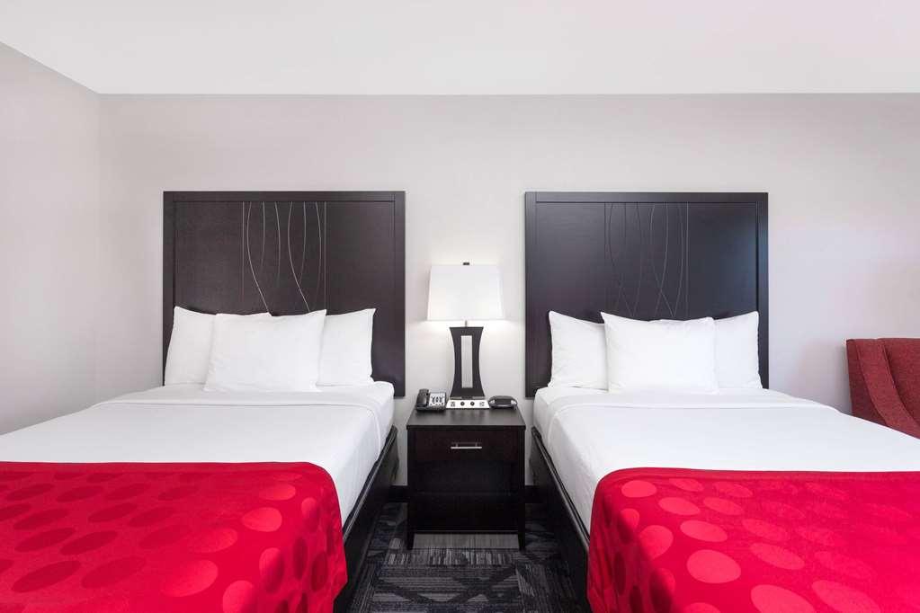 Ramada By Wyndham Tuscaloosa Hotel Quarto foto
